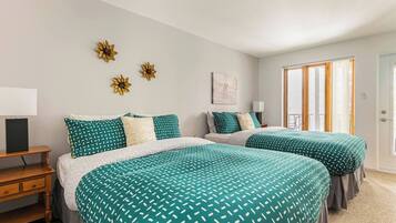 2 chambres, bureau, fer et planche Ă repasser, lit parapluie