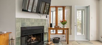 O'Tremblant-Nature with Fireplace/Plein air avec foyer