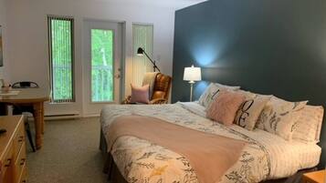 2 bedrooms, desk, iron/ironing board, travel cot