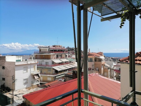 Property grounds. Family-friendly house, 300 meters distance from the center.