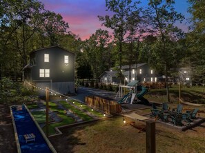 Property grounds - Emerald Bliss, MiniGolf Bowling Playset Beach Horseshoe Cornhole (Towamensing Trails)