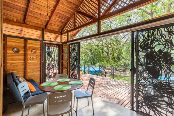 Outdoor dining - Enjoy a natural paradise in Nicoya Silvestre (Lepanto)