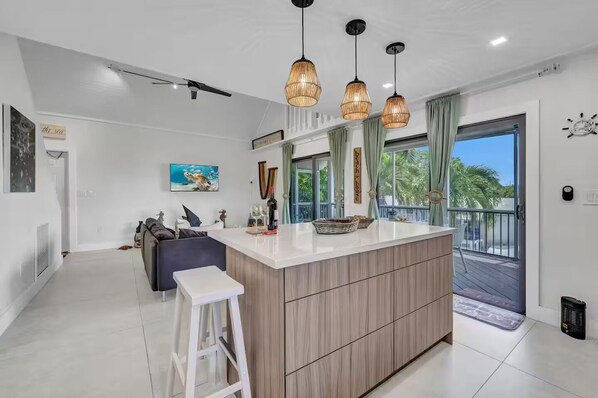 Interior - Villa Yeri is a spacious 4-bedroom house in enchanting Key Largo with AC, Wi-Fi (Key Largo)