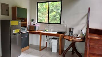 Comfort Apartment, Balcony, Mountain View | Private kitchen | Fridge, microwave, oven, stovetop