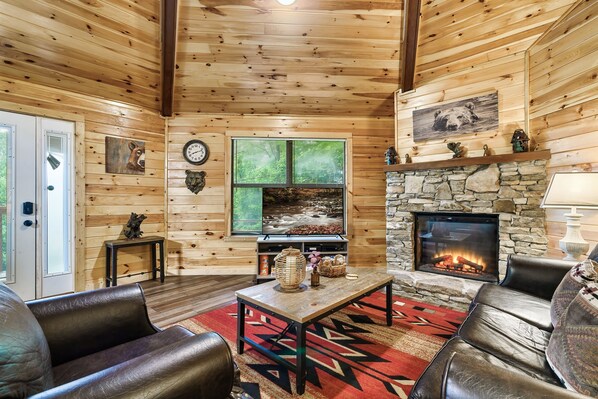 Smart TV, fireplace