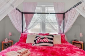 2 bedrooms, iron/ironing board, travel crib, free WiFi