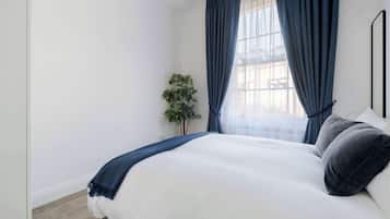 4 Schlafzimmer, Zimmersafe, Bügeleisen/Bügelbrett, Reisekinderbett