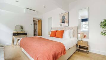 3 soverom, safe på rommet, skrivebord og strykejern/-brett