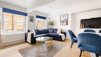 Smart TV, videojuegos, reproductor de DVD y libros