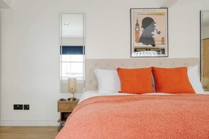 3 bedrooms, in-room safe, desk, iron/ironing board