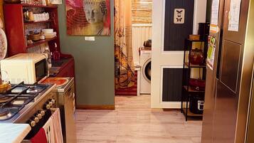Micro-ondes, four, plaque de cuisson, lave-vaisselle