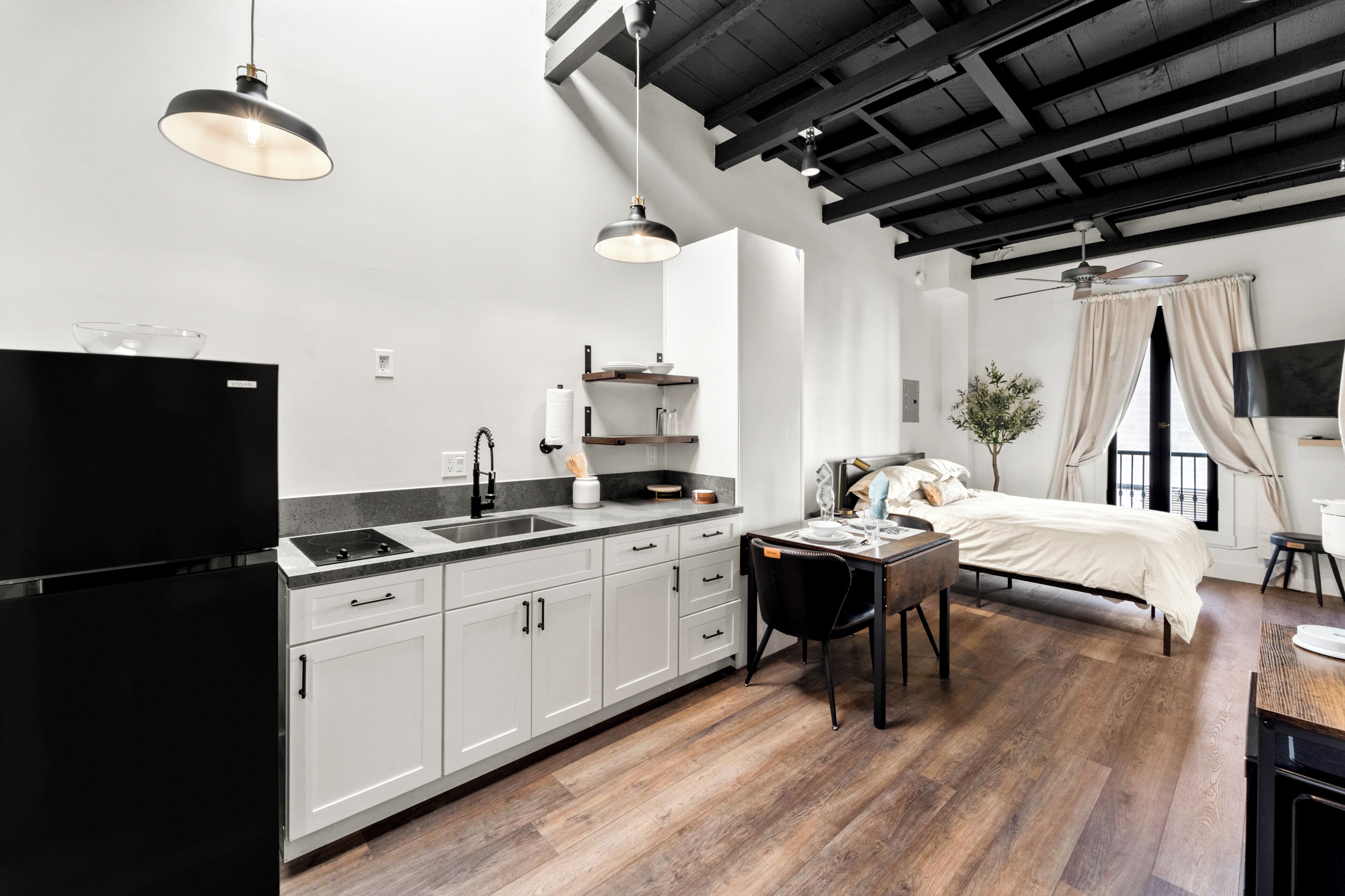 Classic Studio | In-room dining