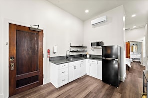 Deluxe Suite | Private kitchen