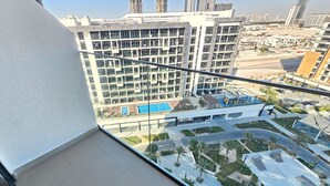 المنطقة المحيطة بالمنشأة