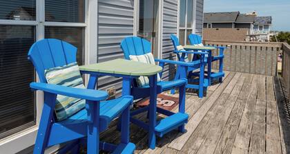 Charming 4-bedroom house. Walking distance to the Beach and Restaurants!
