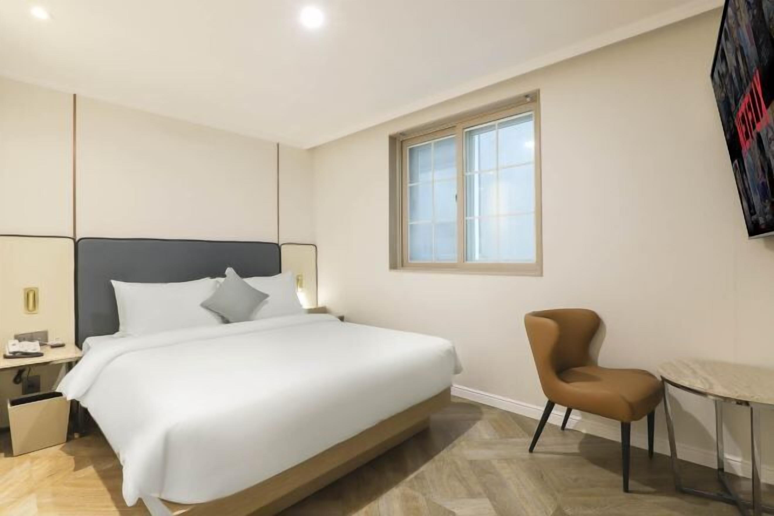 Soundproofing, free WiFi