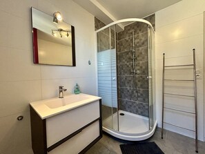 Bathroom - 1001 - T3 flat in the heart of Pléneuf-Val-André (PLENEUF VAL ANDRE)