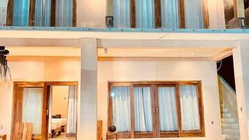 Façana frontal de l'allotjament