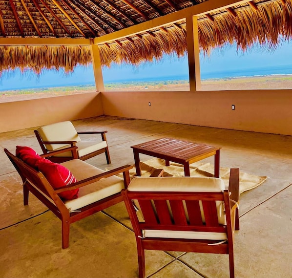 Casa familiar, junto a la playa | Terraza o patio