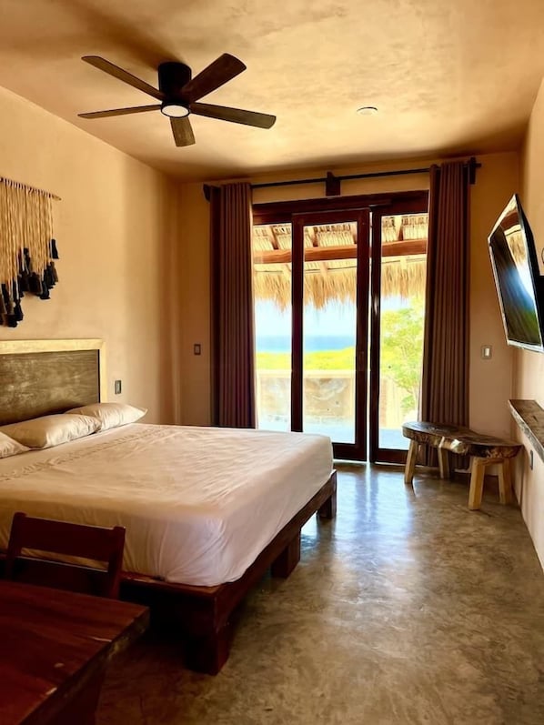 Casa familiar, junto a la playa | 6 habitaciones, escritorio y espacio para trabajar con laptop 