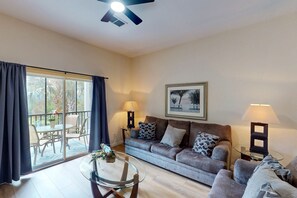 TV, DVD player, table football, ping pong - 2nd floor condo w/ sauna, gym, basketball court, shared pools, restaurant (Davenport)