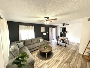 Living area - The Play & Stay Escape-Charming 2-bedroom apartment in the heart of San Antonio. (San Antonio)