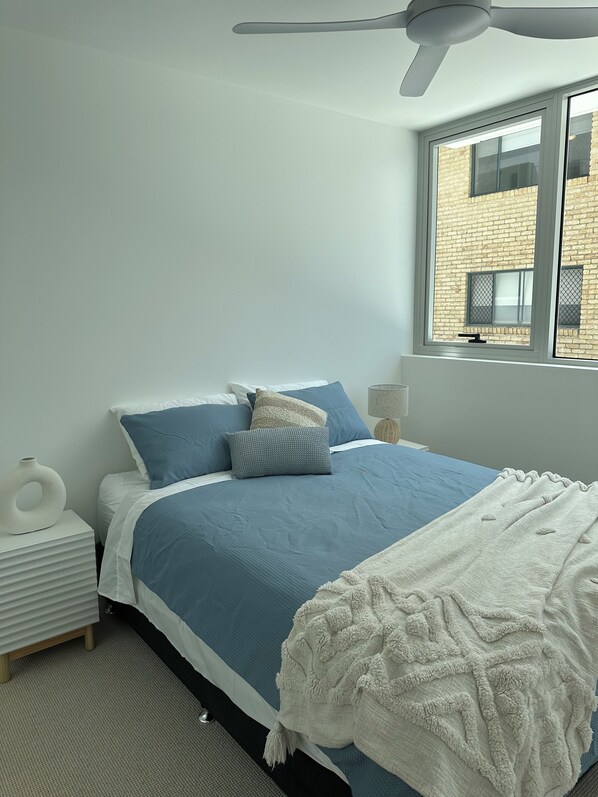 2 bedrooms, iron/ironing board, WiFi, bed sheets