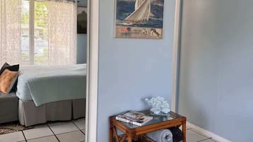 1 slaapkamer, een strijkplank/strijkijzer, wifi