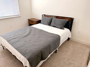3 chambres, fer et planche à repasser, lit parapluie, Wi-Fi gratuit