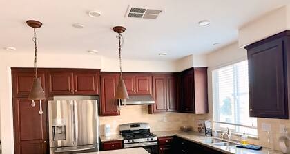 Newark Escape-Clean, Quiet & Fully Equipped Free WiFi, AC & Easy Parking