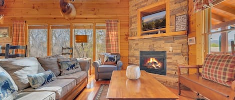 Smart TV, fireplace