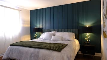 3 bedrooms, iron/ironing board, WiFi, bed sheets