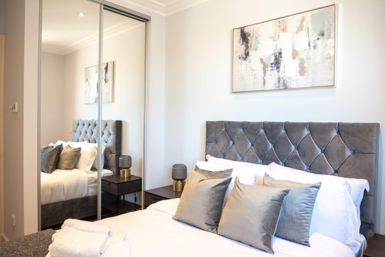 2 slaapkamers, een strijkplank/strijkijzer, reisbedje, wifi