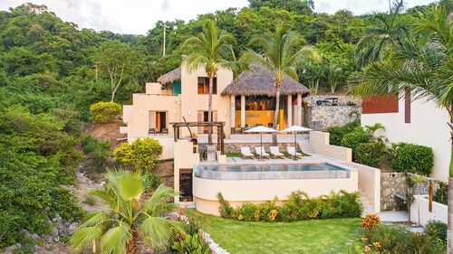 Elegant Oceanfront Villa in Sayulita. Chef & Housecleaner included.