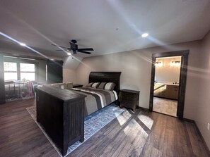 7 soverom, skrivebord, wi-fi (inkludert) og sengetøy