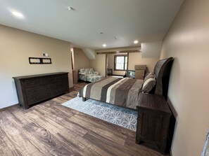 7 bedrooms, desk, free WiFi, bed sheets
