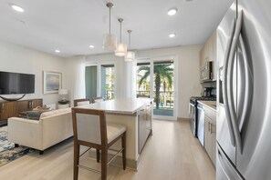 Fridge, microwave, oven, stovetop - ~2 Br/ 2 Ba Stunning condo~ Resort w/ heated pool and hot tub! (Inlet Beach)