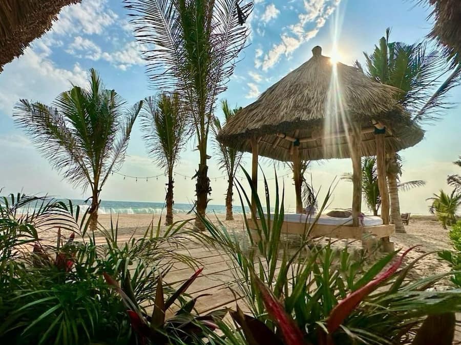 50–tuumainen äly-TV, jossa digitaalikanavat