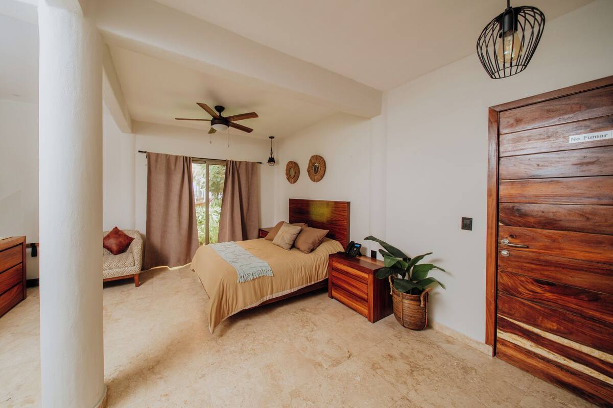 Chambre Double Supérieure | Literie de qualité supérieure, couette en duvet d'oie