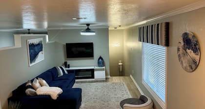 Wild Horse Run Retreat- Charming 1-bedroom apartment in College Station.
