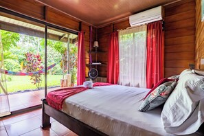 2 bedrooms, in-room safe, iron/ironing board, free WiFi - Cabaña Silvestre A garden to relax with the family! (La Fortuna)