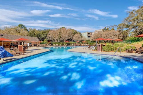 MyStay at 1029 Caravel Ct | Harbour Town Villa with Lighthouse Views and Pool!