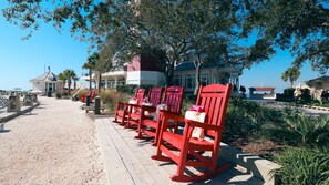 Terrace/patio - MyStay at 1029 Caravel Ct | Harbour Town Villa with Lighthouse Views and Pool! (Hilton Head Island)
