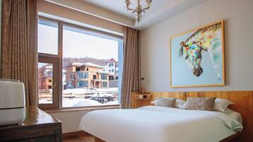 Bureau, rideaux occultants, chambres insonorisées