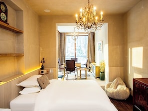 Comfort Twin Room | Desk, blackout curtains, soundproofing, iron/ironing board - Shangzhi Qushe Resort Hotel (Harbin)