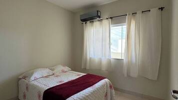 2 quartos, ferros/tábuas de passar roupa, Wi-Fi, roupa de cama