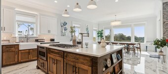 8 Sea Front, Oceanfront Estate, Pool, Huge Game Room, Elevator
