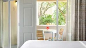 1 bedroom, in-room safe, iron/ironing board, free WiFi - Sheraton Desert Oasis Villa 1 Bedroom. Feb. 8-15, 2027. Walk to Phoenix Open PGA (Scottsdale)