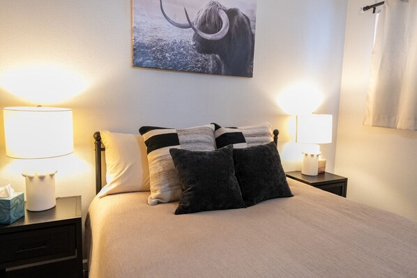4 chambres, bureau, accès au Wi-Fi (inclus), literie fournie