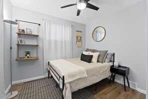 4 chambres, bureau, Wi-Fi gratuit, draps fournis